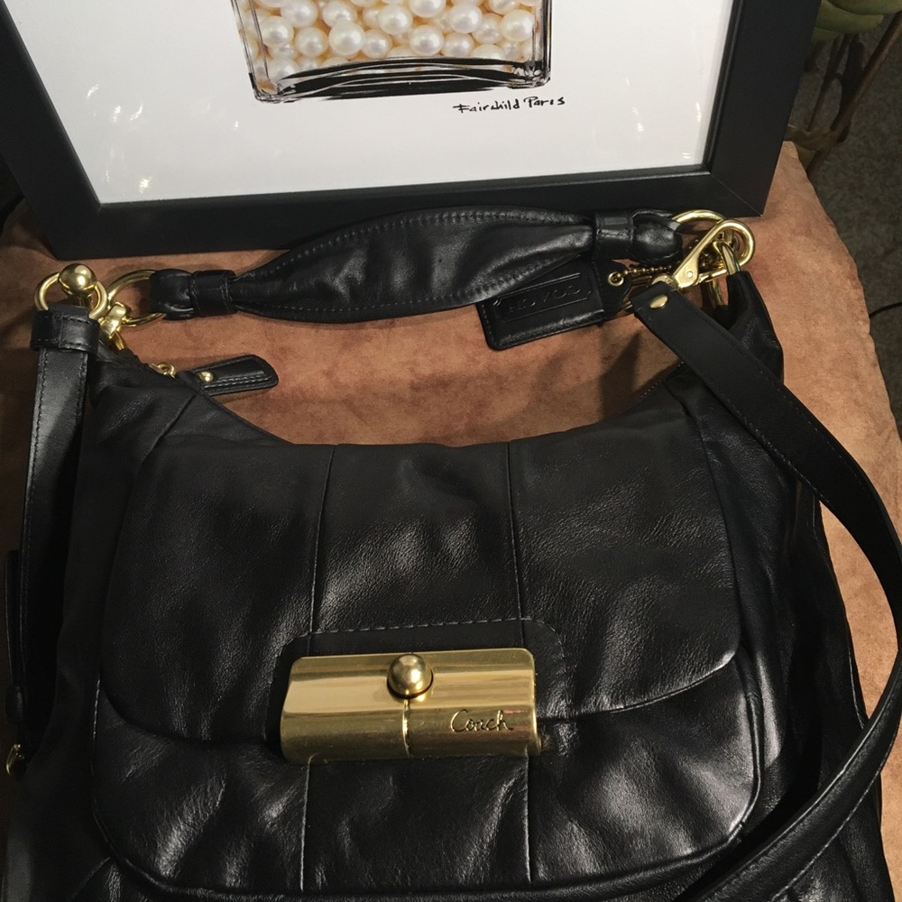 COACH PRE-LOVED AUTHENTIC GENUINE BLACK LEATHER & GOLD HARDWARE CROSSBODY BAG - Picture 4 of 17